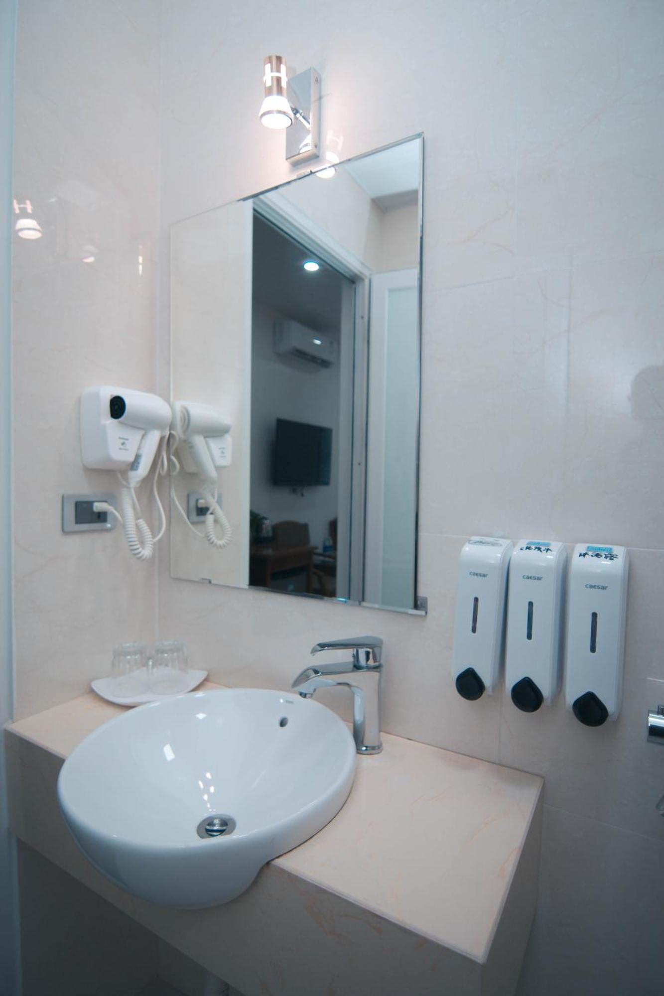 Hoang Long Hotel Ha Long Dış mekan fotoğraf